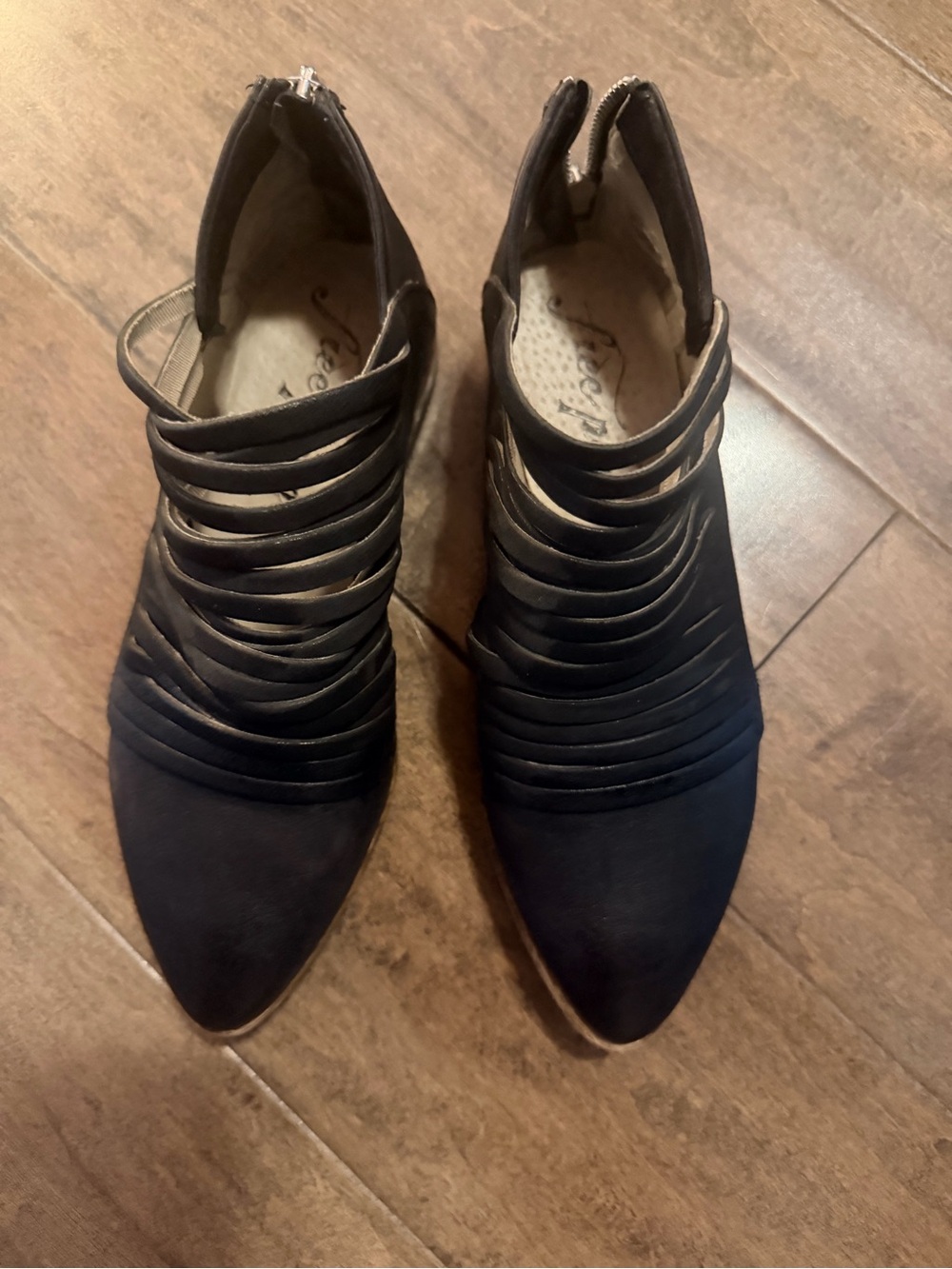 Free People Black Strappy Pointed-Toe Ankle Booties Flats 36 (6)
